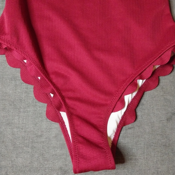 CUPSHE BATHING SUIT - Picture 7 of 8